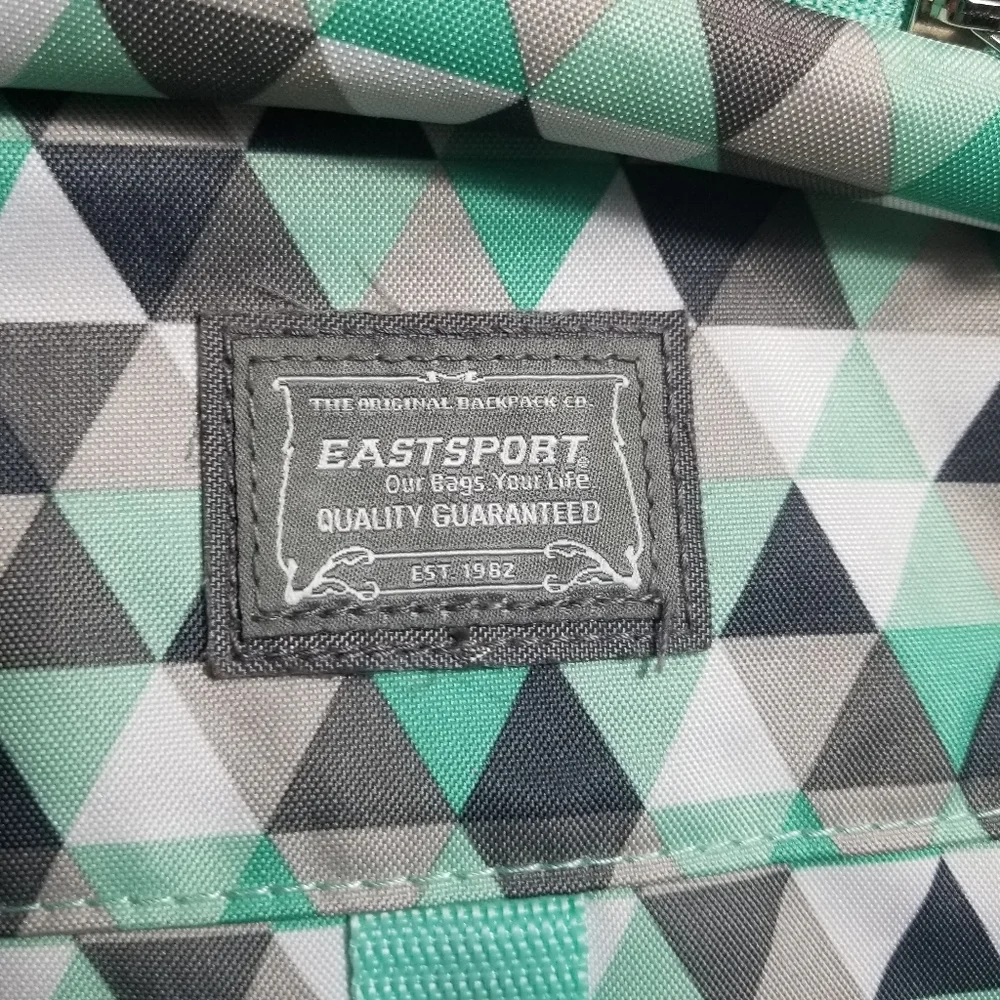 LIKE NEW EASTSPORT BACKPACK